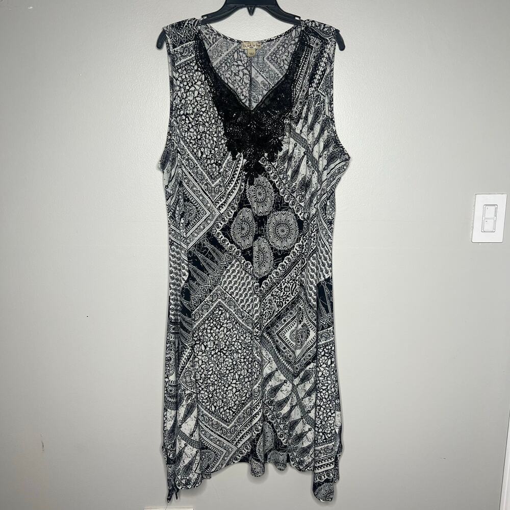 One World Live & Let Live Boho Sleeveless Black White Handkerchief Hem Size 3X